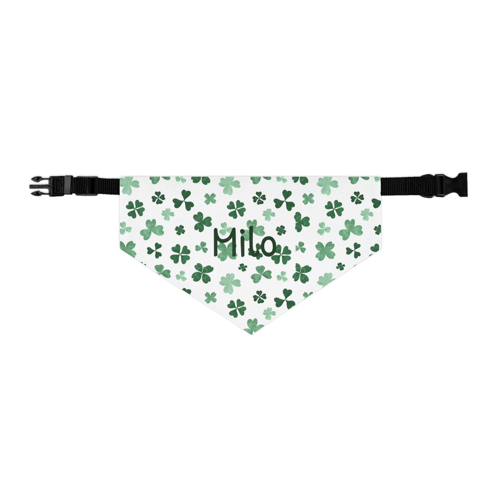 Personalized pet bandana collar in Lucky Green for pets, featuring adjustable design and custom name embroidery.